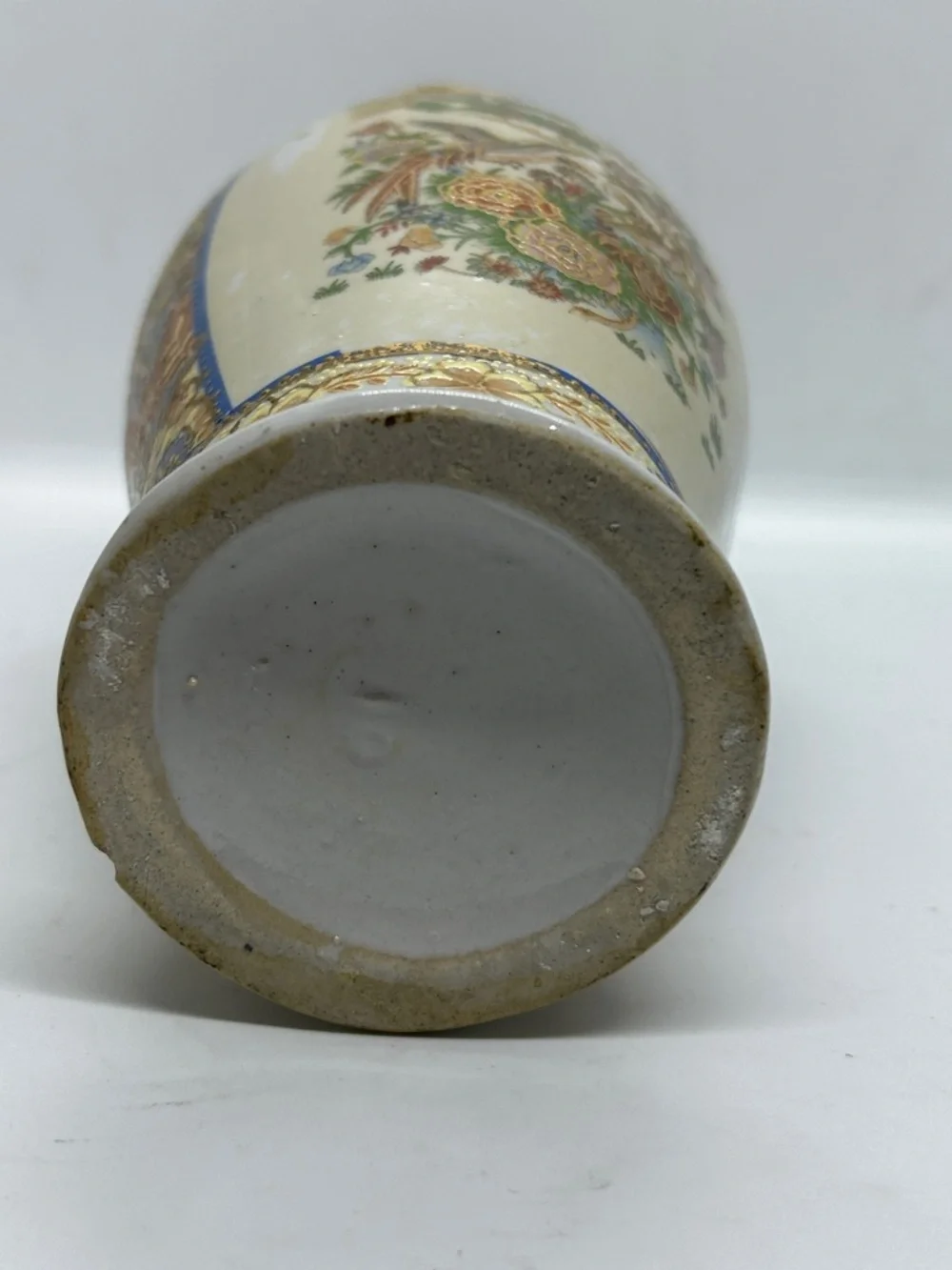 LARGE  SATSUMA 10-INCH HAND PAINTED  MID-20TH CENTURY VASE AMAZING ARTWORK!
